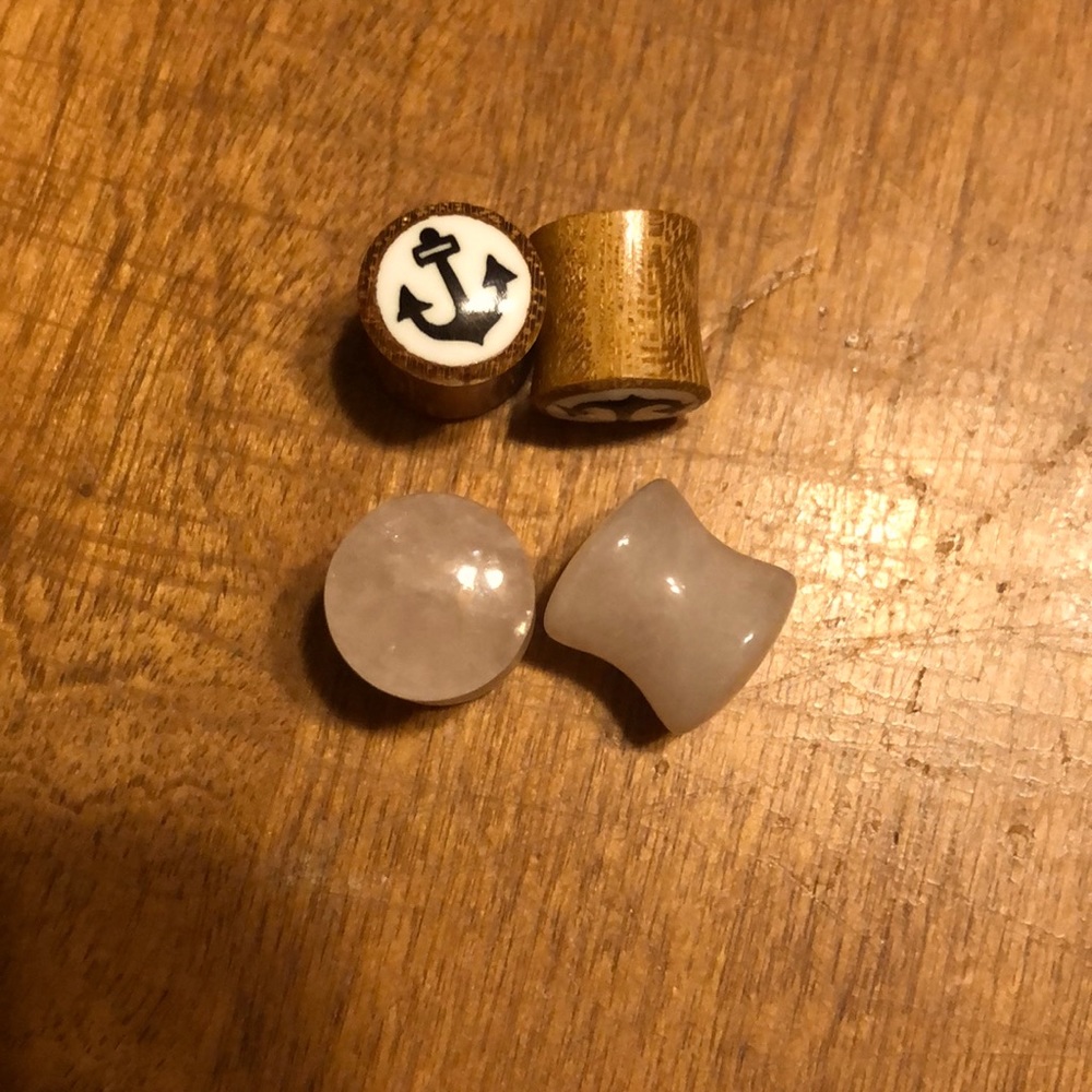 Stretch earring 00G